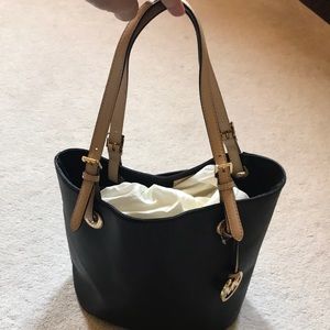 Michael Kors bucket tote bag ... never used